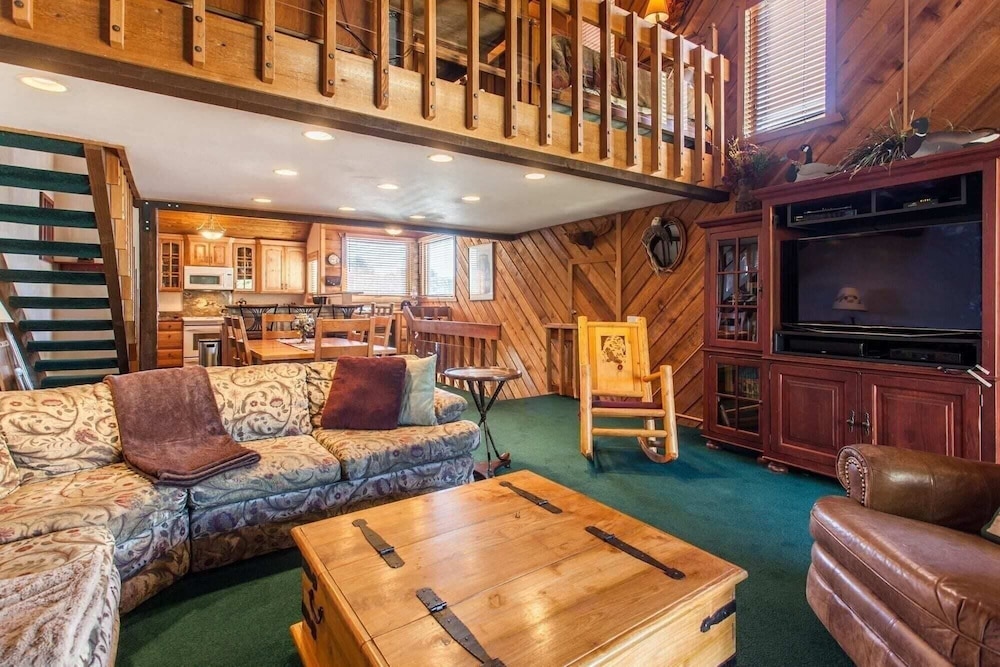 Snowcreek 320 Phase 2 — 4-Star Luxury Hotel in Mammoth Lakes, United States