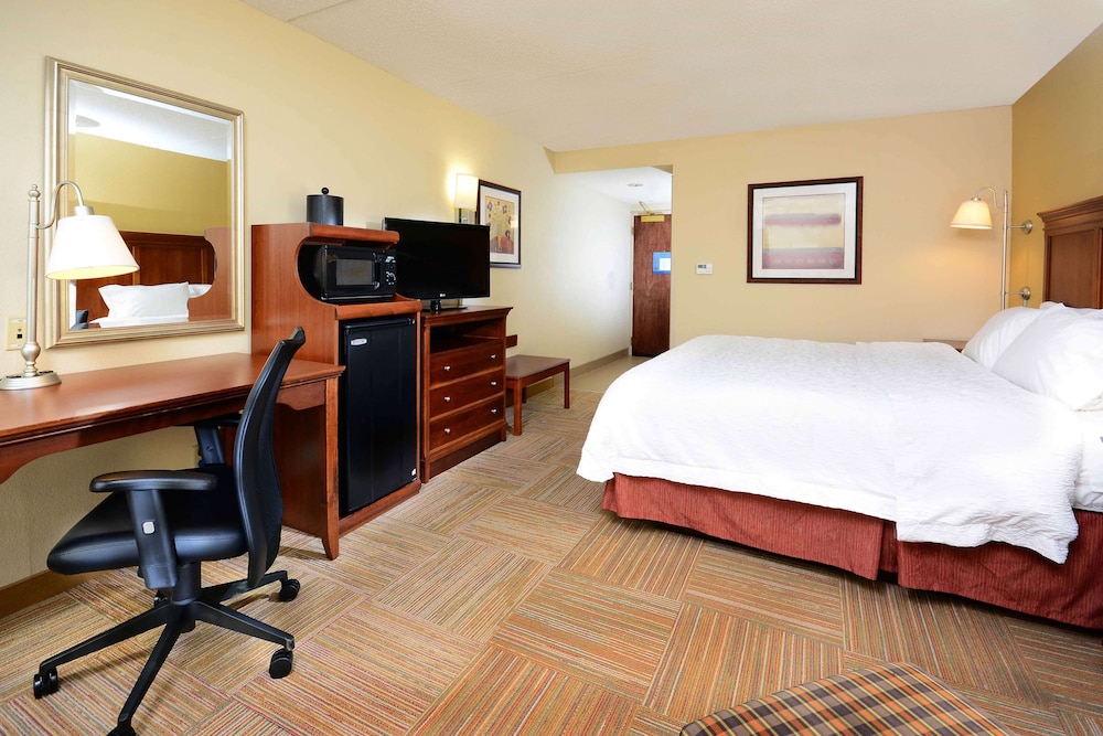 Hampton Inn Raleigh Capital Blvd. North - photo 18