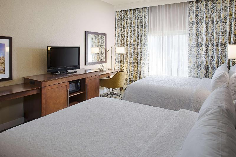 Hampton Inn & Suites Palmdale - photo 30