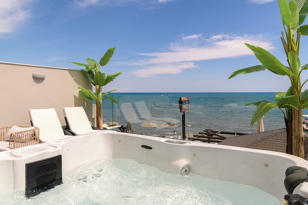 Pearl Luxury Living — 4-Star Luxury Hotel in Zakynthos, Greece