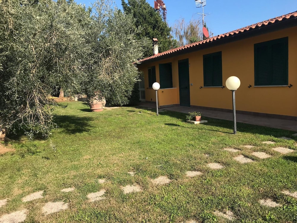 La Grande Quercia in Capalbio, Italy