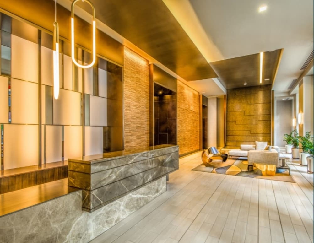 Global Luxury Suites at Newport - photo 2