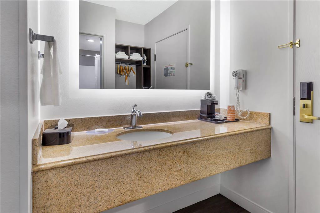 Quality Inn & Suites Raleigh Durham Airport - photo 16