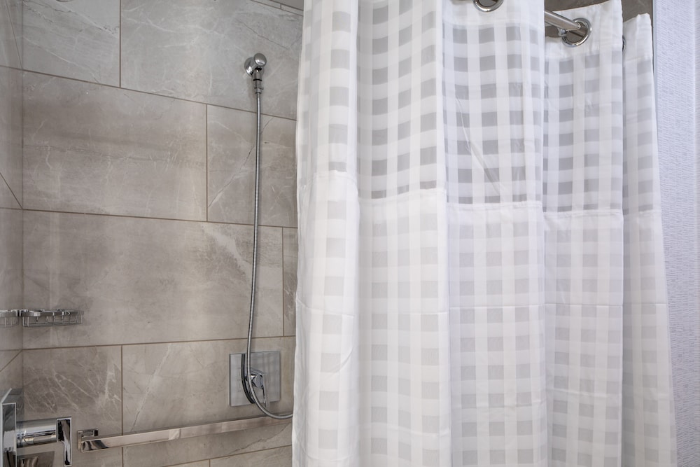 Embassy Suites by Hilton Portland Maine - photo 20