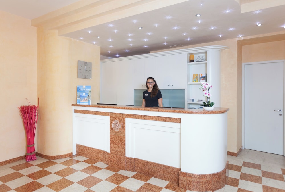 Hotel Portici Romantik & Wellness — Riva Del Garda — photo 4