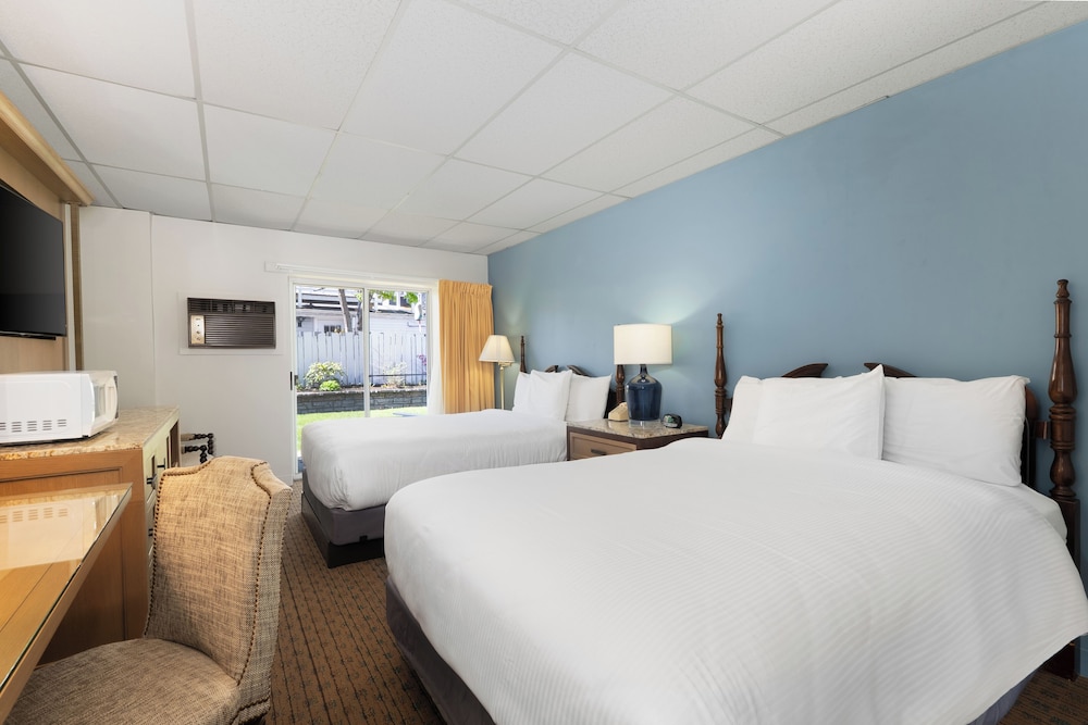 Boothbay Harbor Inn - photo 33