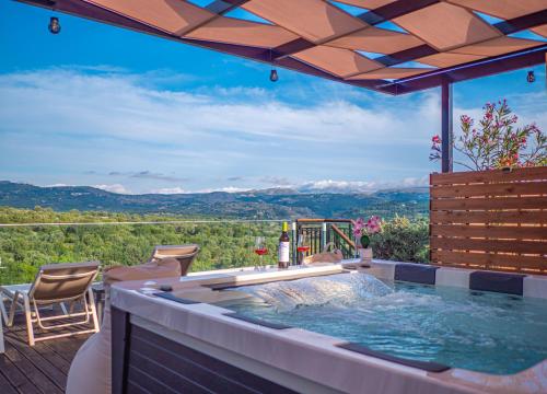 Villa Paris with Rooftop & Jacuzzi — 4-Star Luxury Hotel in Rethymno, Greece