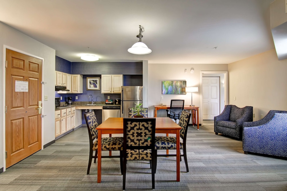 Homewood Suites by Hilton Stratford - photo 14
