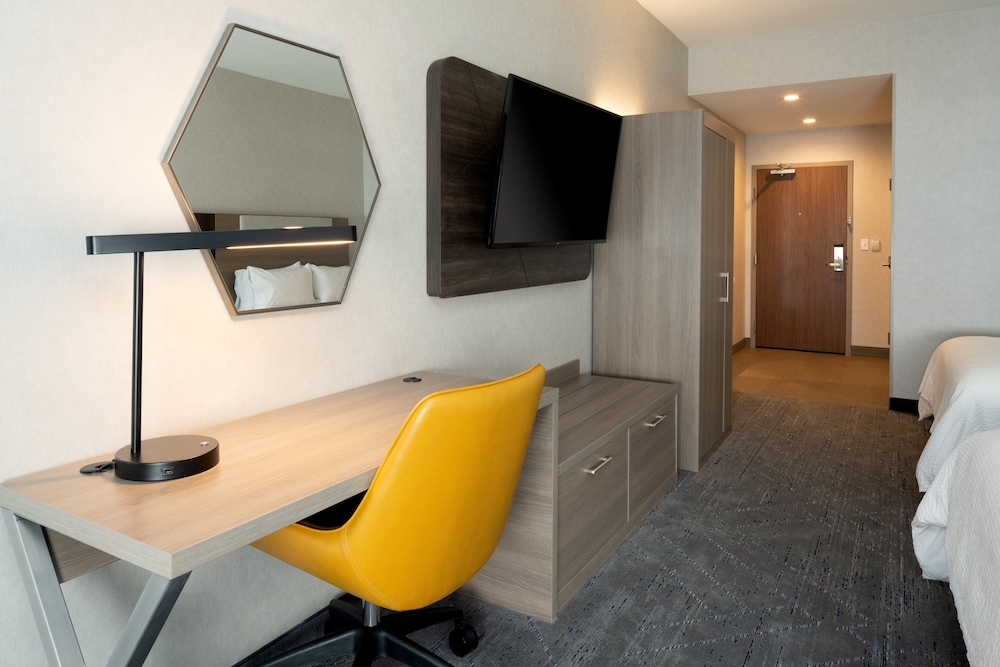 Holiday Inn Express and Suites Hollister by IHG - photo 24