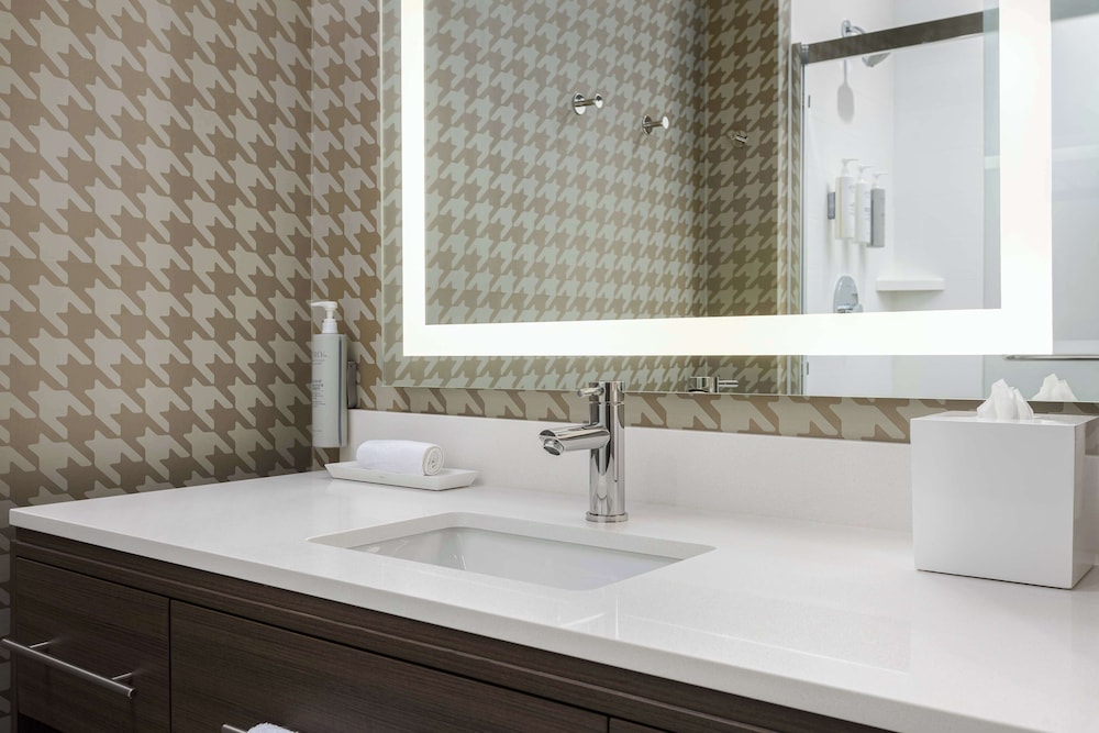 Home2 Suites by Hilton Boston Franklin - photo 16