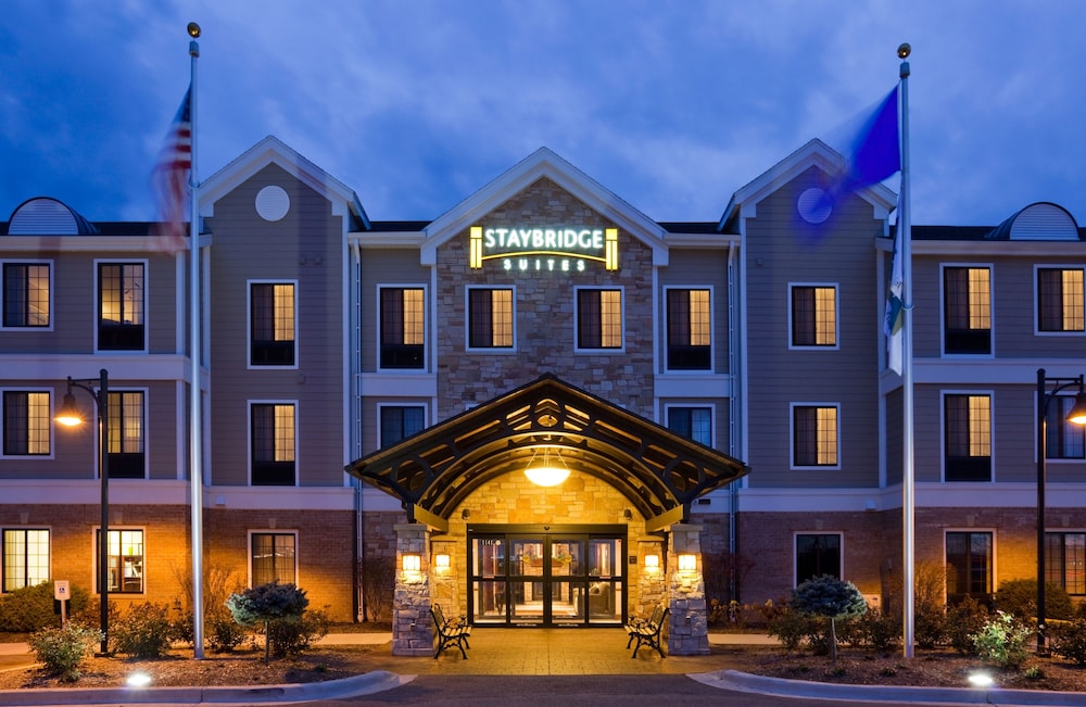 Staybridge Suites Milwaukee West Oconomowoc by IHG - photo 75