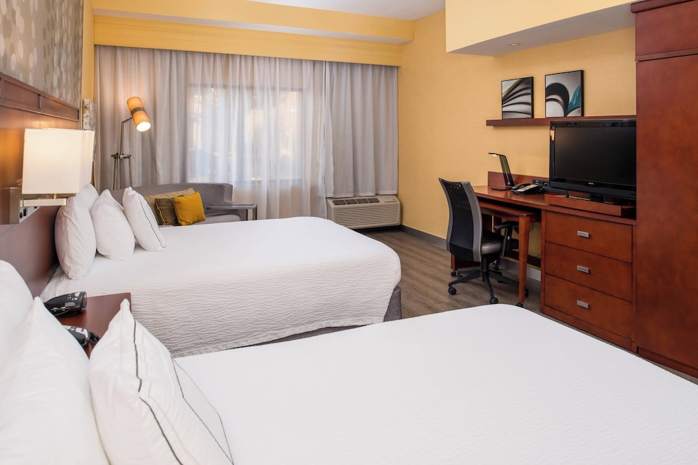 Courtyard Marriott Victorville - photo 17