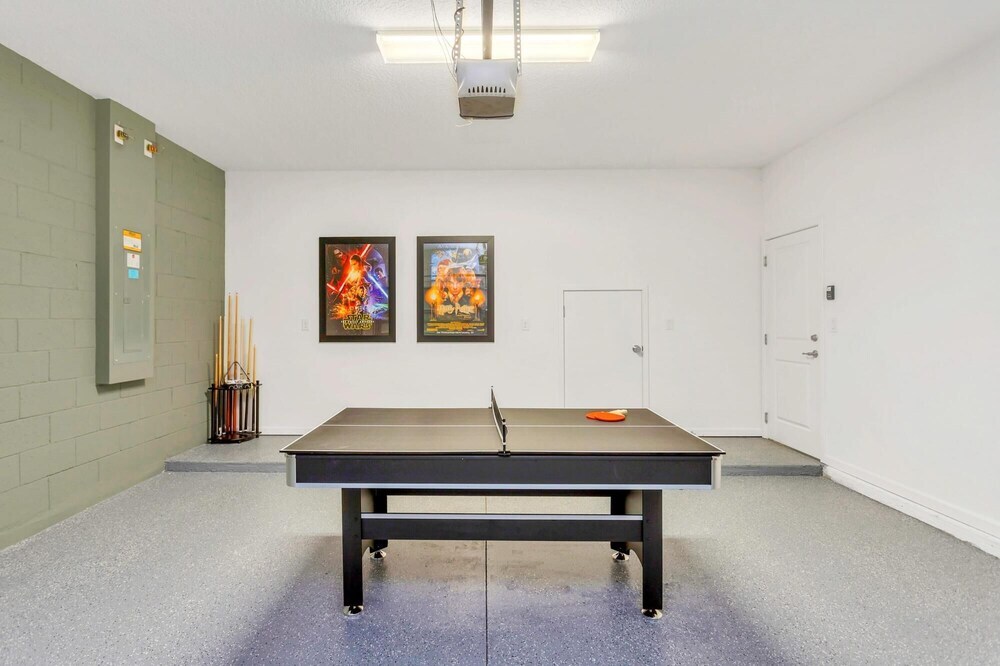 8BR Resort Mansion w Pool Games Room BBQ - photo 15