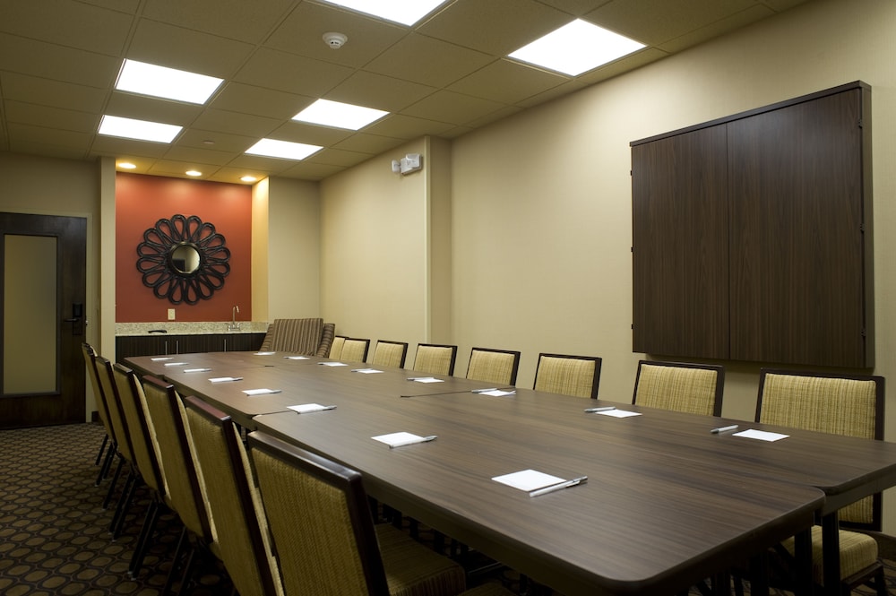 Hampton Inn Starkville Mississippi State University - photo 37