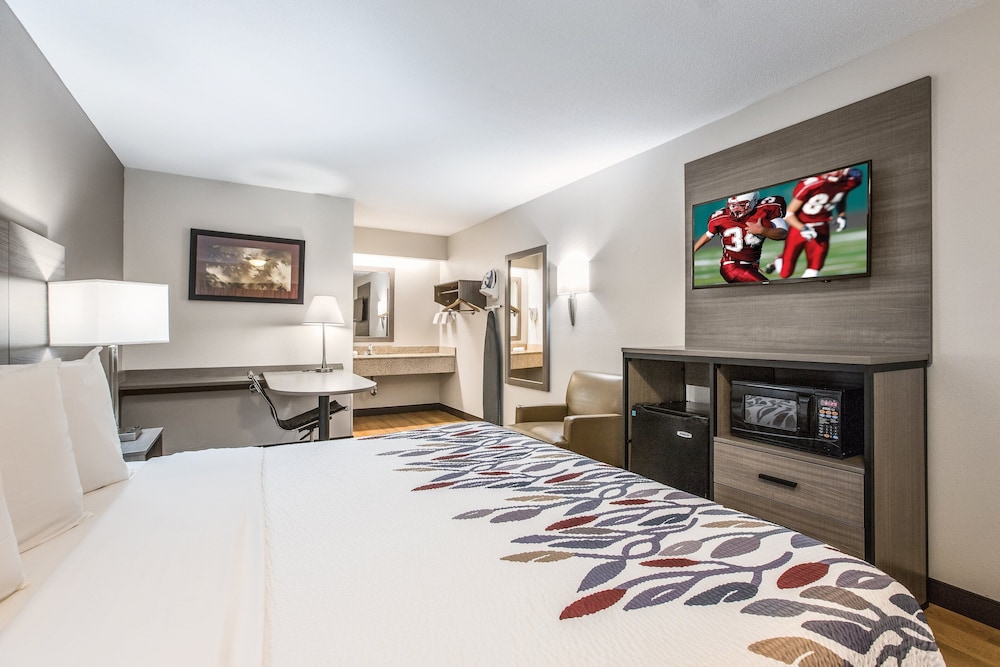 Red Roof Inn Lansing West MSU - photo 2