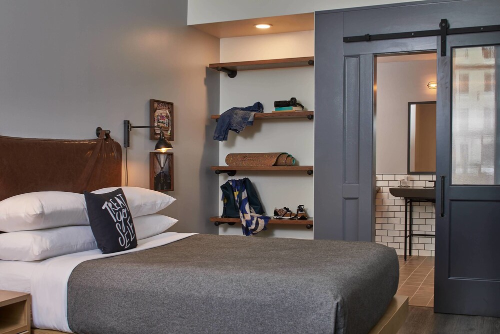 Moxy Atlanta Midtown - photo 29