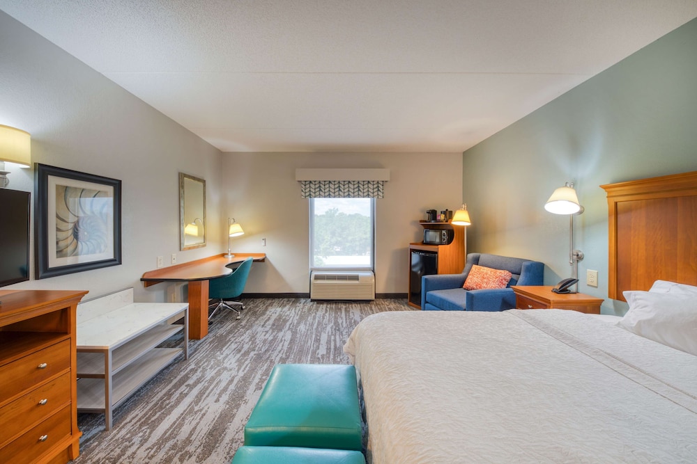 Hampton Inn Wilmington University Area Smith Creek Station - photo 18