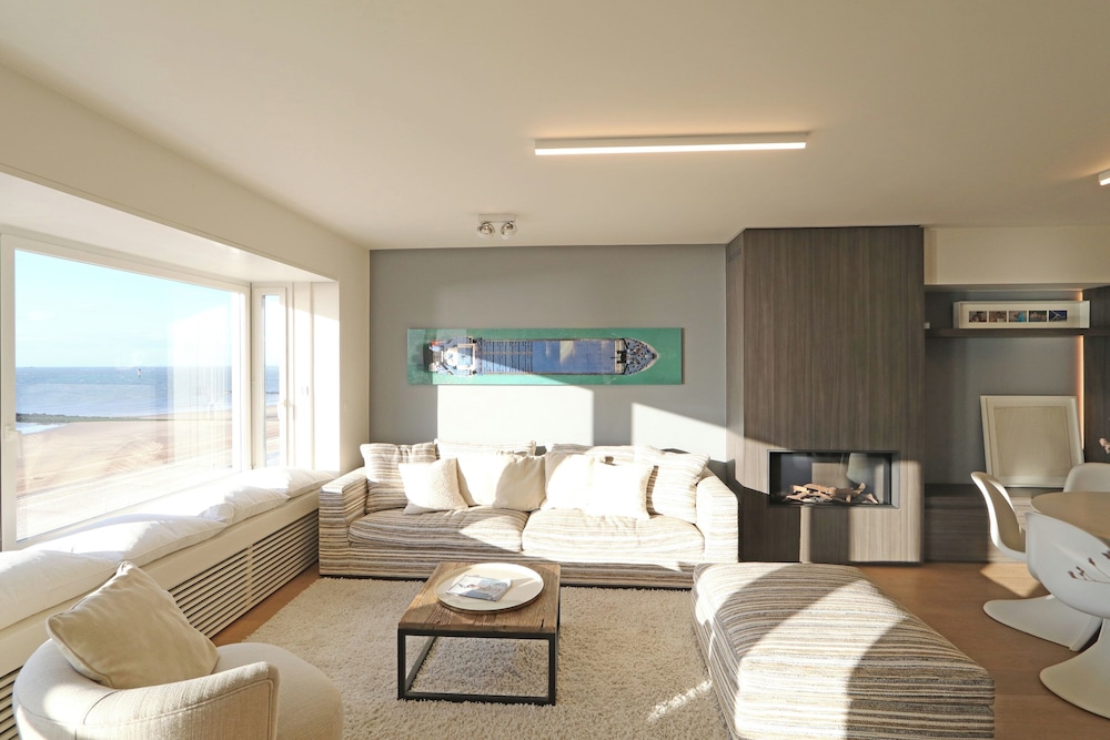 Apartment in Het Zoute near Place Rubens — 4-Star Luxury Hotel in Knokke-Heist, Belgium
