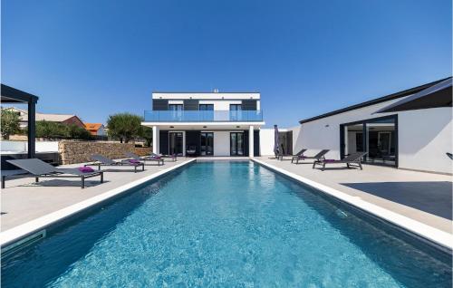 Stunning Home In Razanac With Sauna — 5-Star Luxury Hotel in Razanac, Croatia