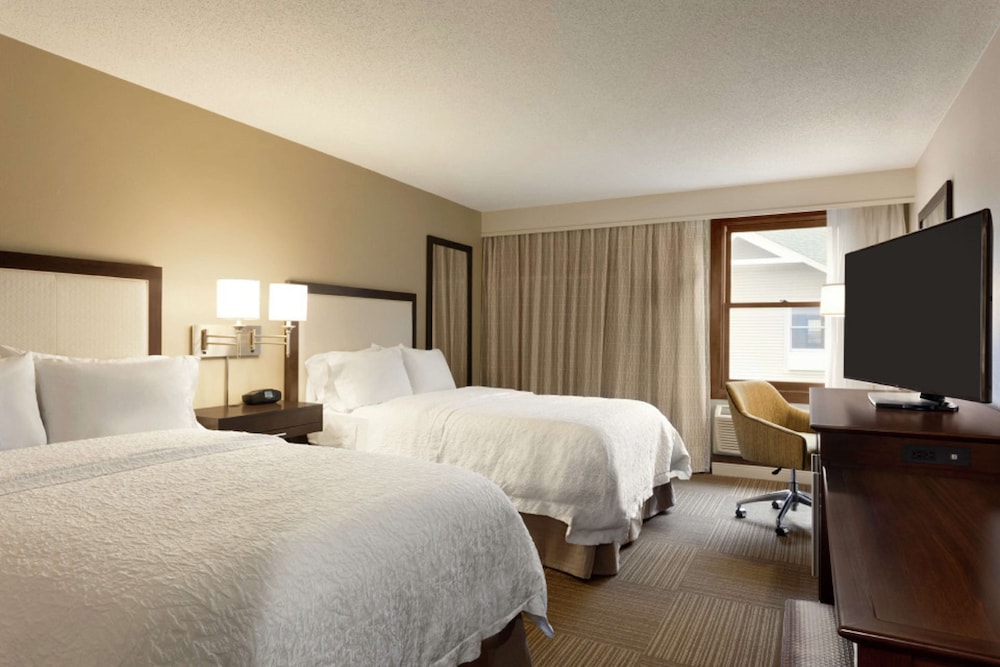 Hampton Inn & Suites Springdale - photo 25