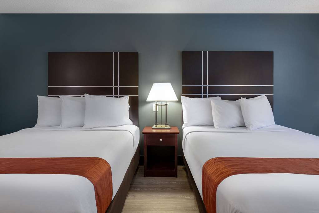 Travelodge by Wyndham Merrill - photo 16