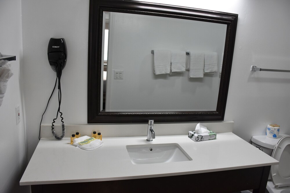 Destin Inn and Suites - photo 32