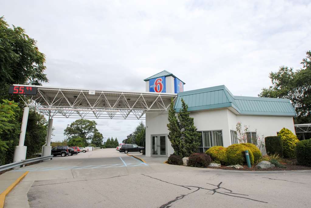 Motel 6 Warwick RI Providence Airport I 95 - photo 2