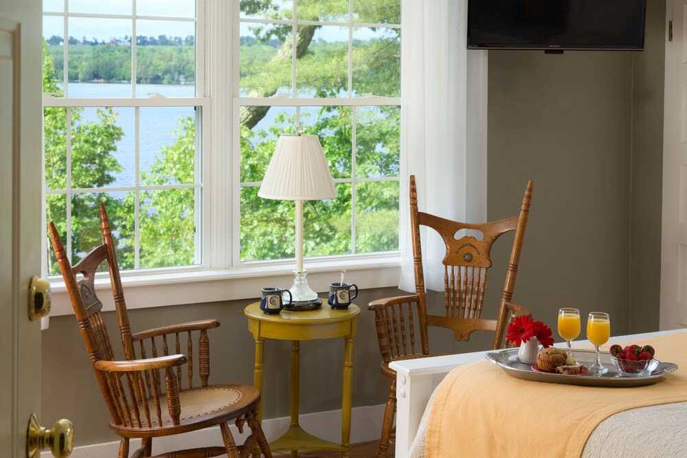 Wolf Cove Inn - photo 31