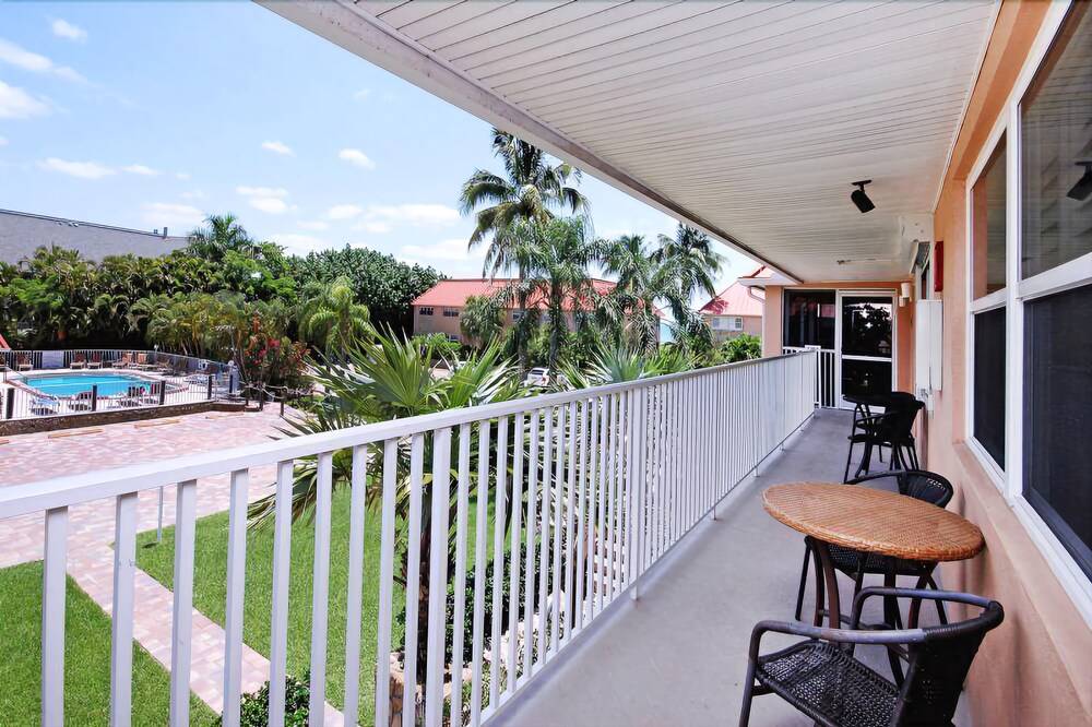 Sanibel Arms G8 2bed 2bath - photo 7