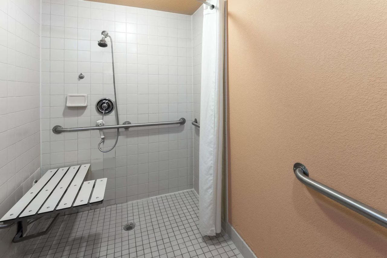 Super 8 by Wyndham Strongsville Cleveland - photo 17