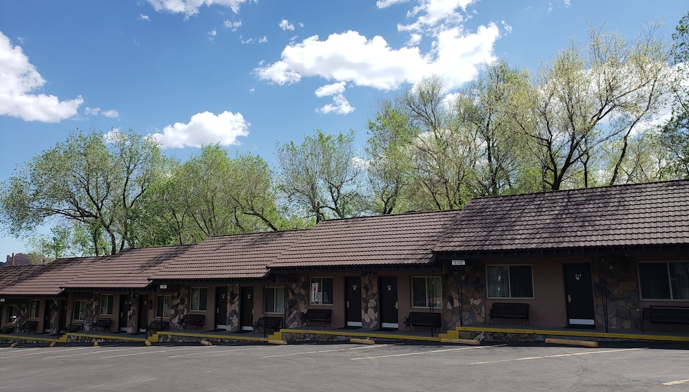Silver Saddle Motel - photo 37