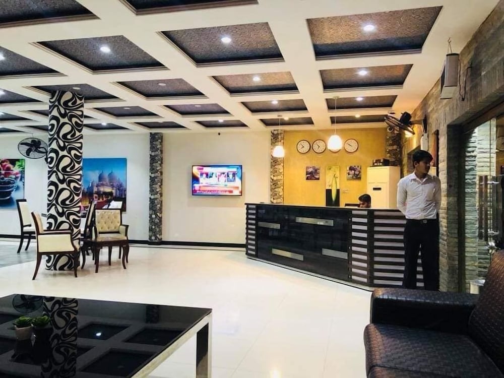 Comfort Inn Hotel — hotel in Sahiwal