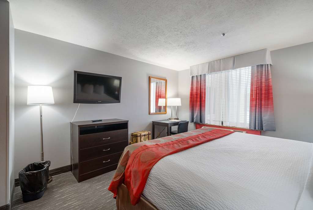 Ramada by Wyndham Sioux Falls Airport Waterpark & Event Ctr - photo 40