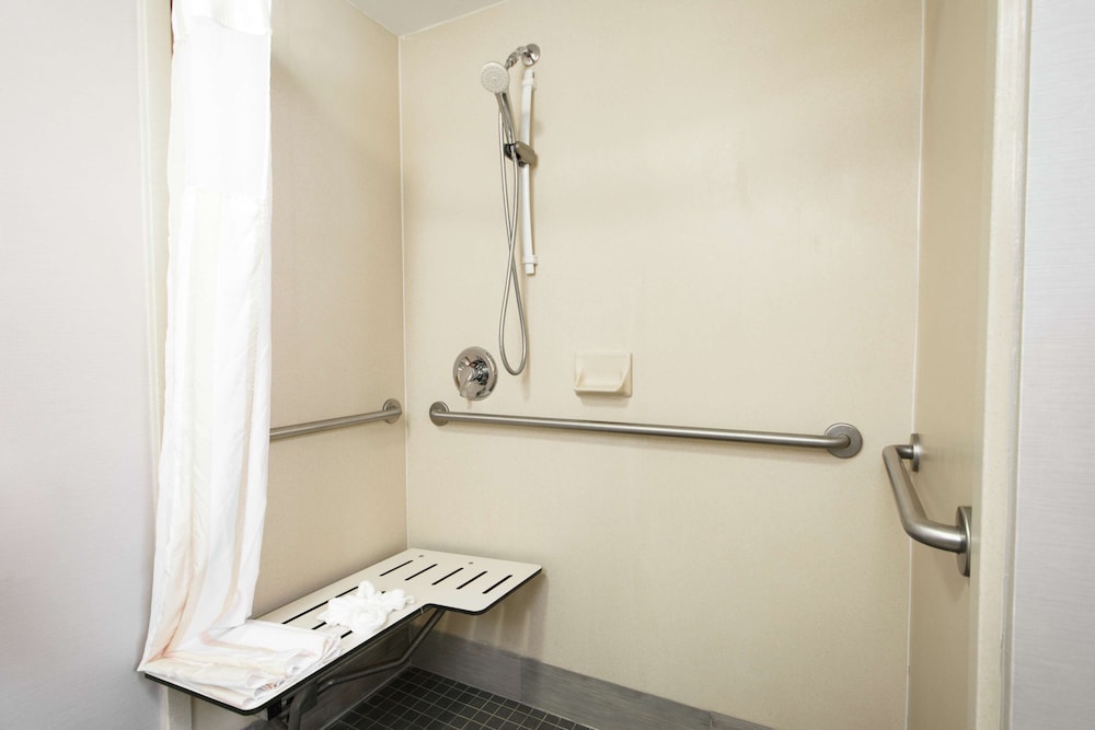 Hilton Garden Inn Independence - photo 30