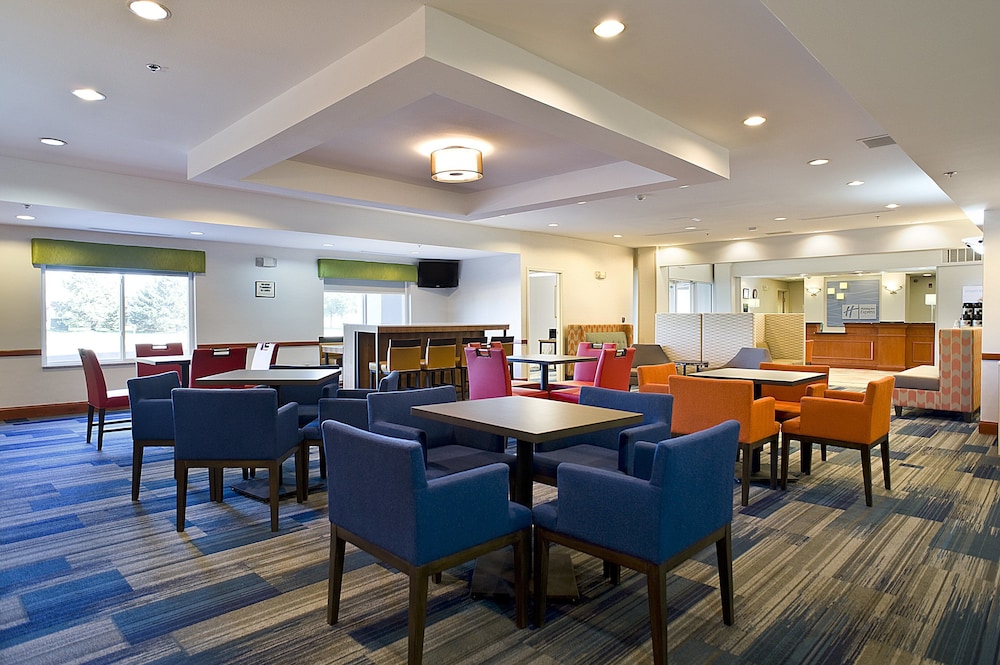 Holiday Inn Express Hotel & Suites Vermillion by IHG - photo 13