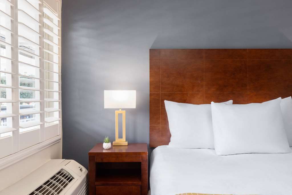 Travelodge by Wyndham by Fisherman's Wharf - photo 9