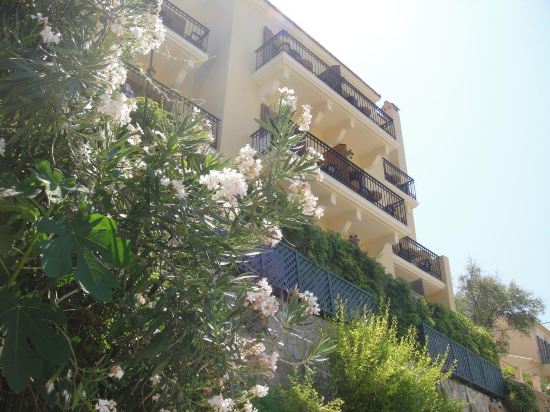 Linardos Apartments — 5-Star Luxury Hotel in Assos, Greece