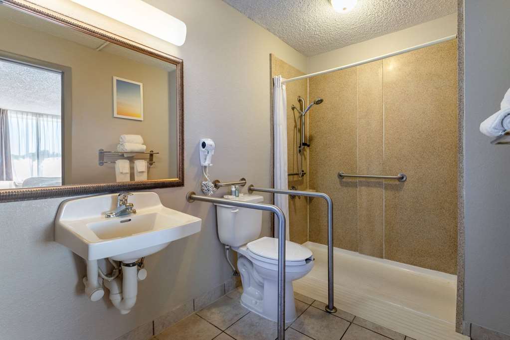 Days Inn by Wyndham Titusville Kennedy Space Center - photo 10