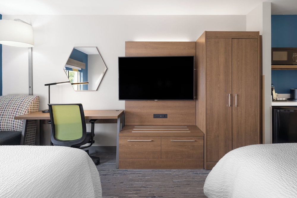 Holiday Inn Express Sheboygan Kohler by IHG - photo 24