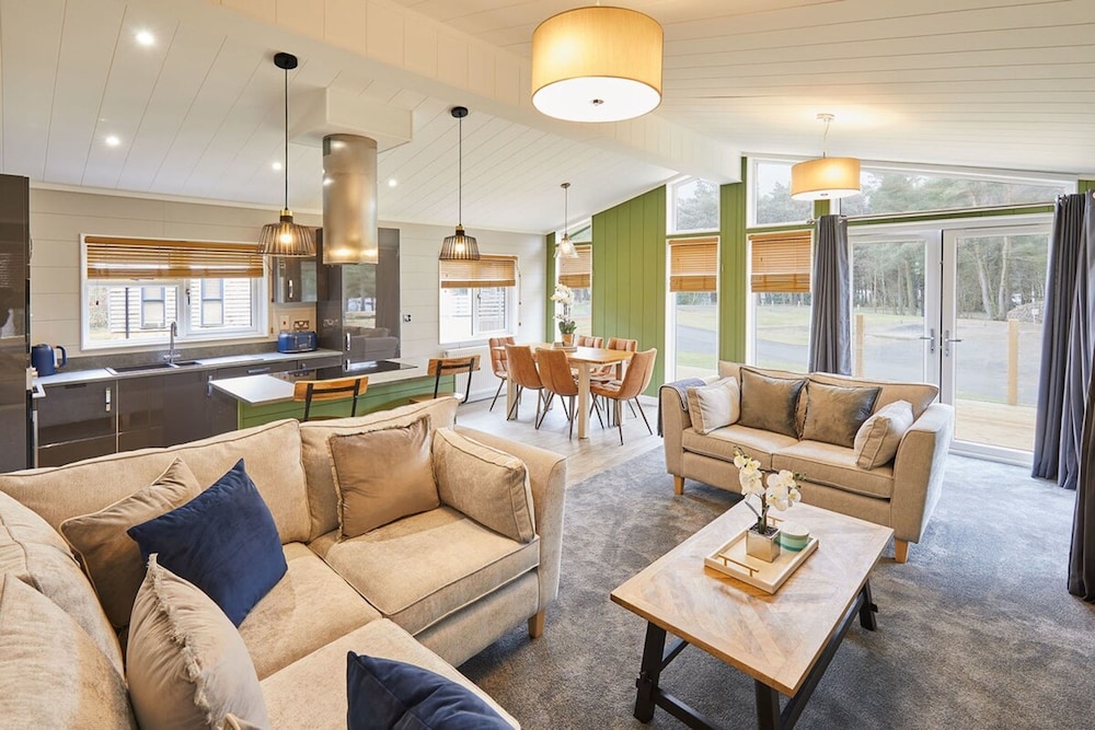 Host Stay Eller Beck The Cabin in the Woods