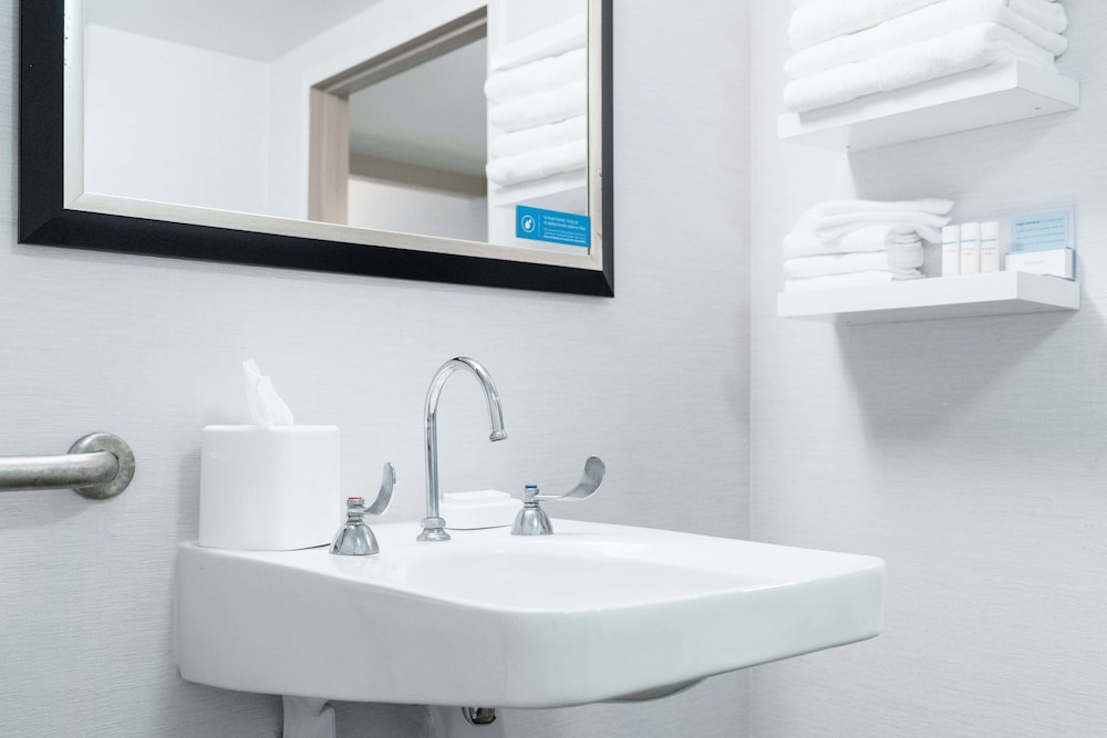 Hampton Inn Brooksville Dade - photo 51