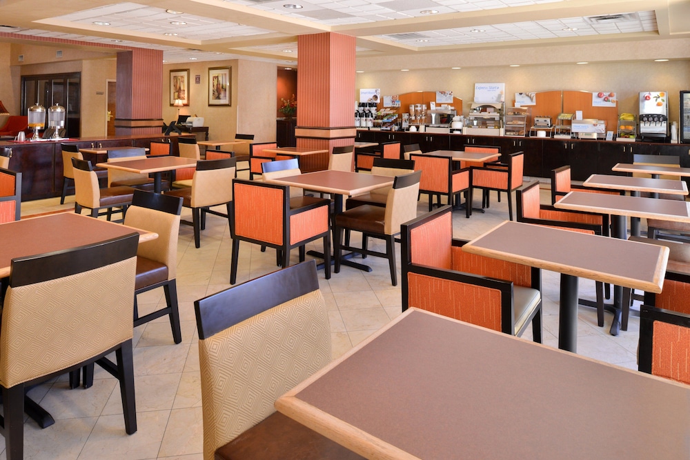Holiday Inn Express & Suites Austin North Central by IHG - photo 42