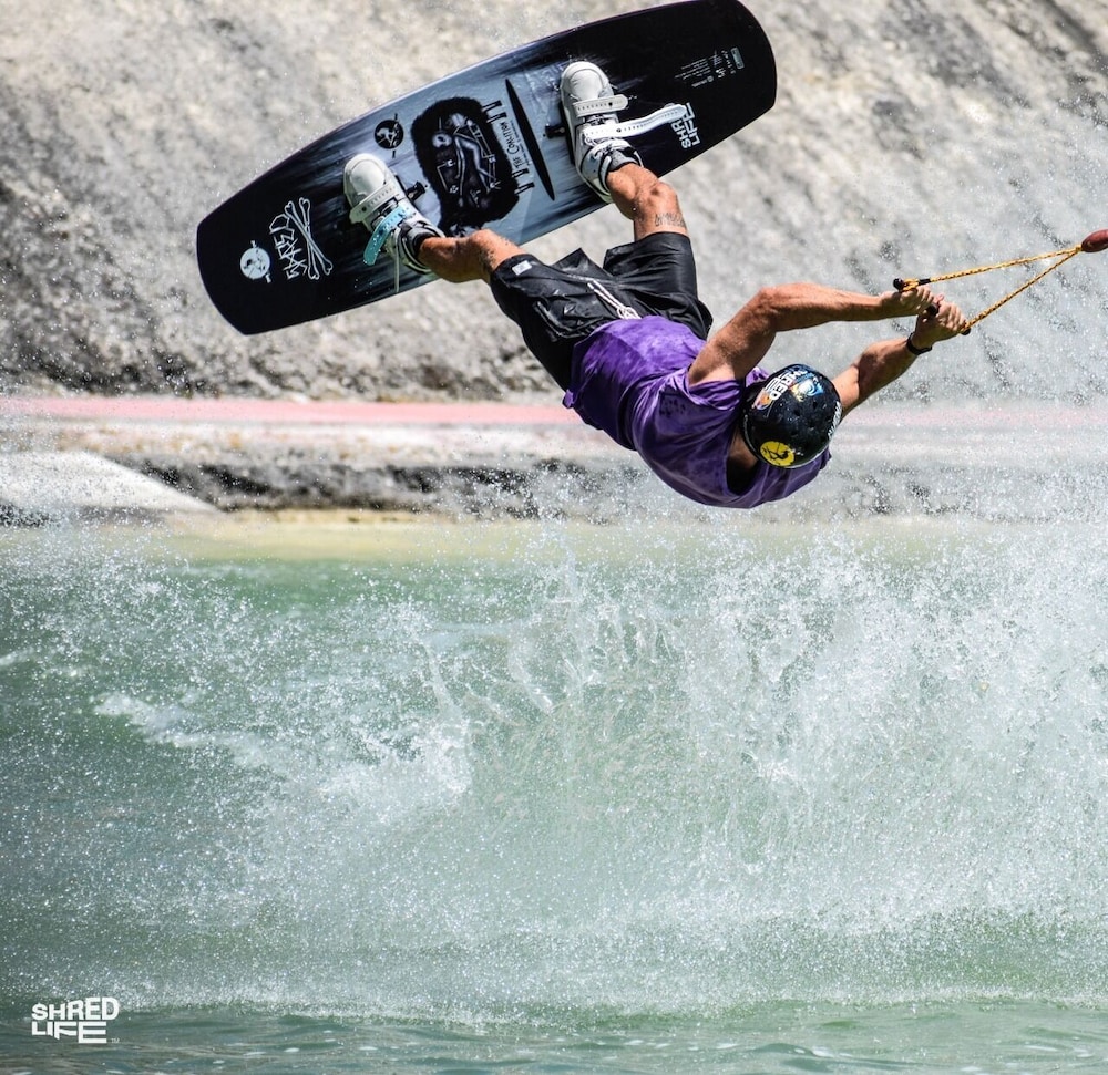Surfing/boogie boarding