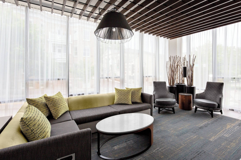 Courtyard By Marriott Knoxville Downtown — Knoxville