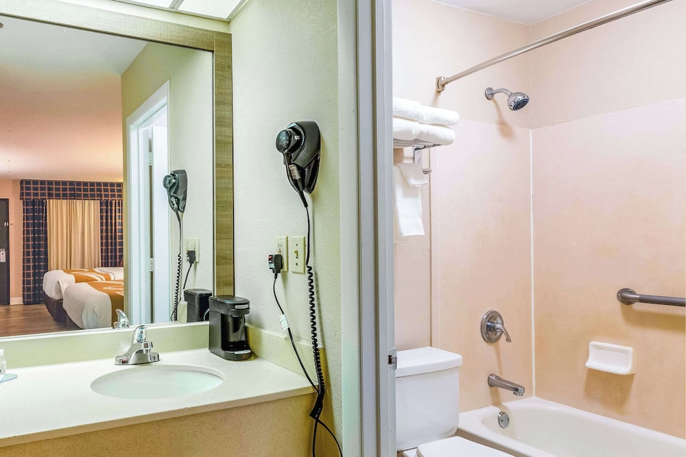 Quality Inn Quincy Tallahassee West - photo 21