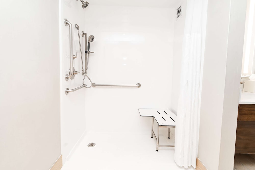 Hilton Garden Inn Fairfax - photo 26