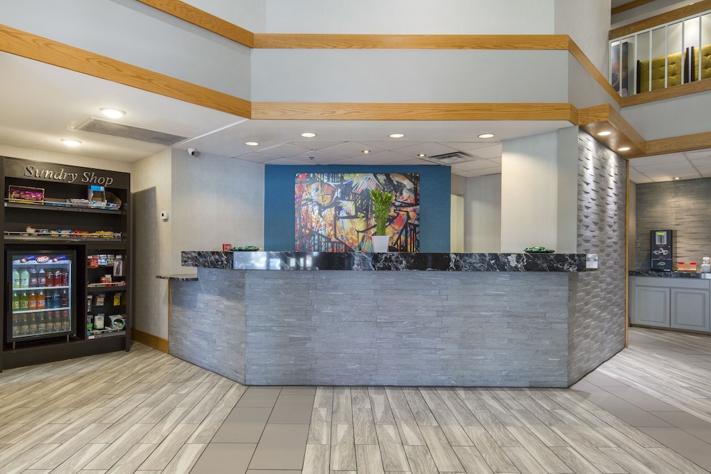 Greenstay Hotel & Suites - photo 7