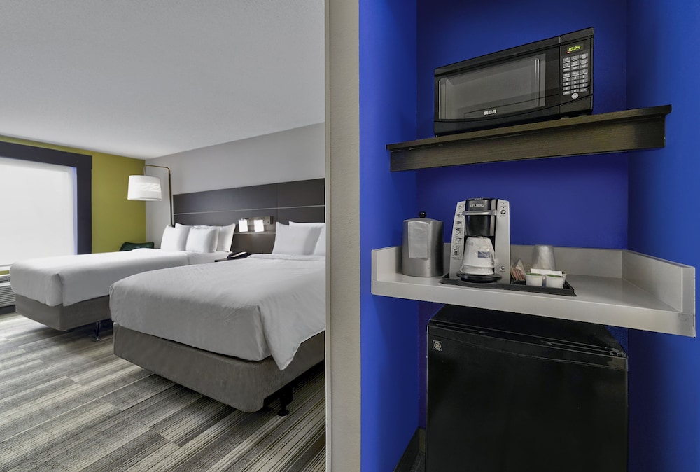 Holiday Inn Express Hotel & Suites Kansas City Grandview by IHG - photo 3