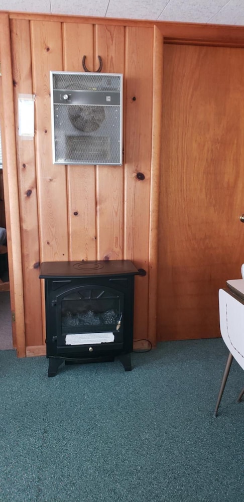Chapel Hill Motel - photo 23