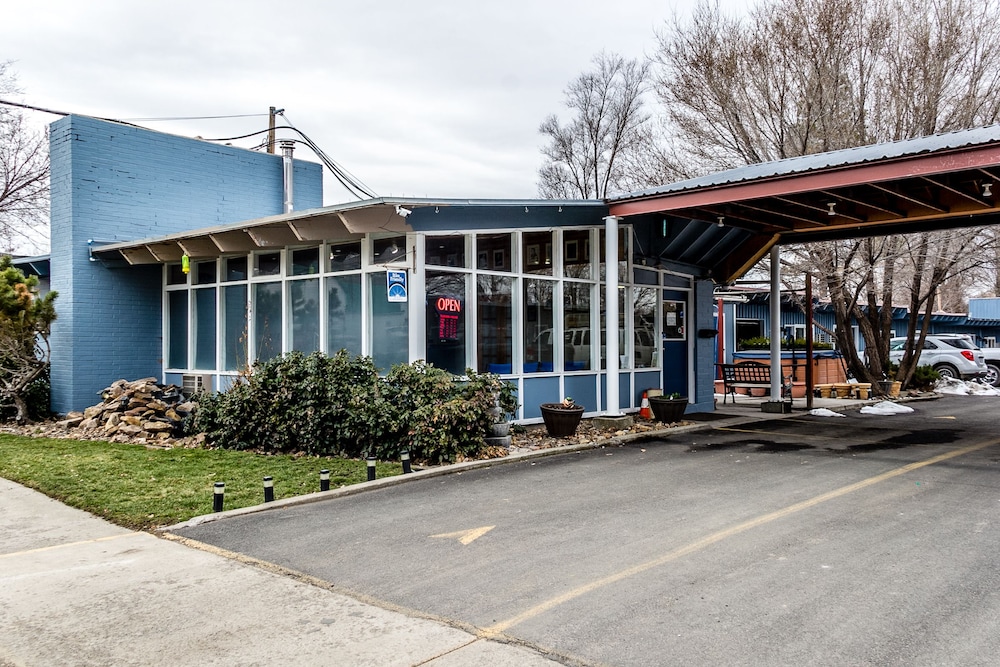 Lakeview Lodge Motel - photo 16